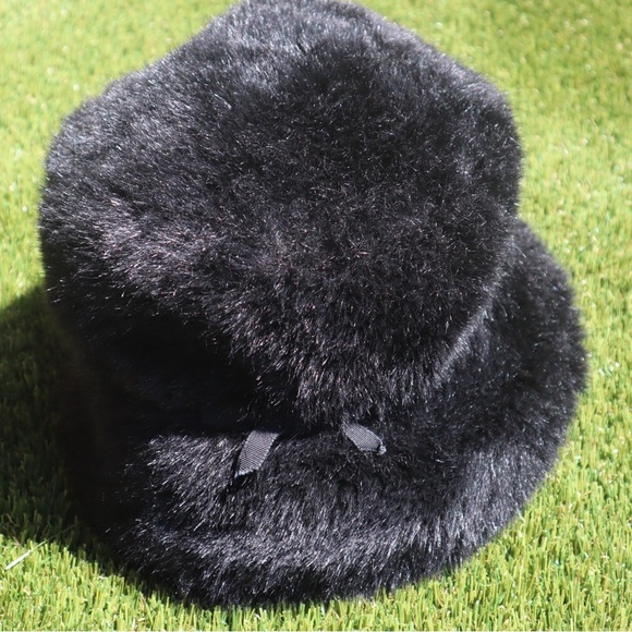 Setmar New York Faux Fur Bucket Hat - Picture 1 of 5